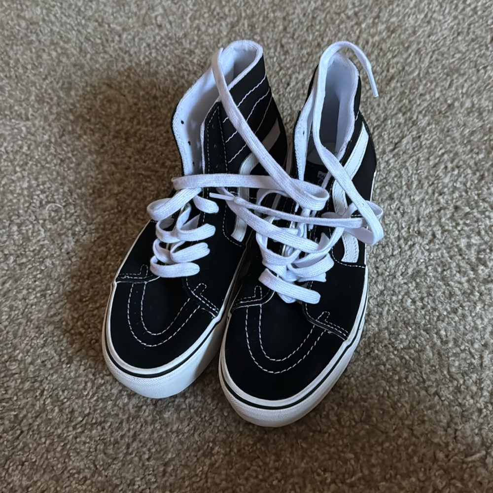 Vans off the wall old schools sky high